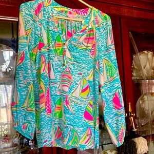 Lilly Pulitzer Elsa top in You Gotta Regatta - L